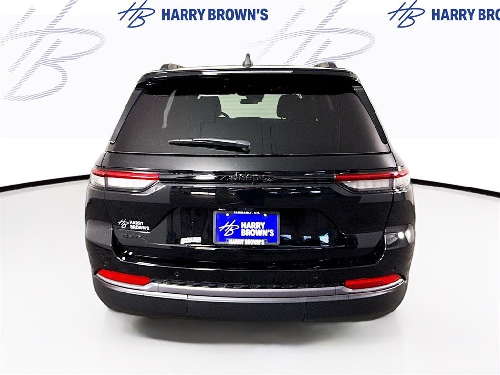 2026 Jeep Grand Cherokee Laredo