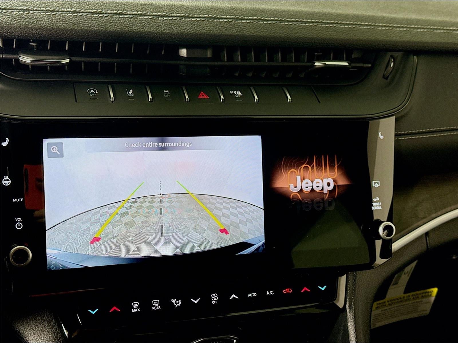 2026 Jeep Grand Cherokee Laredo