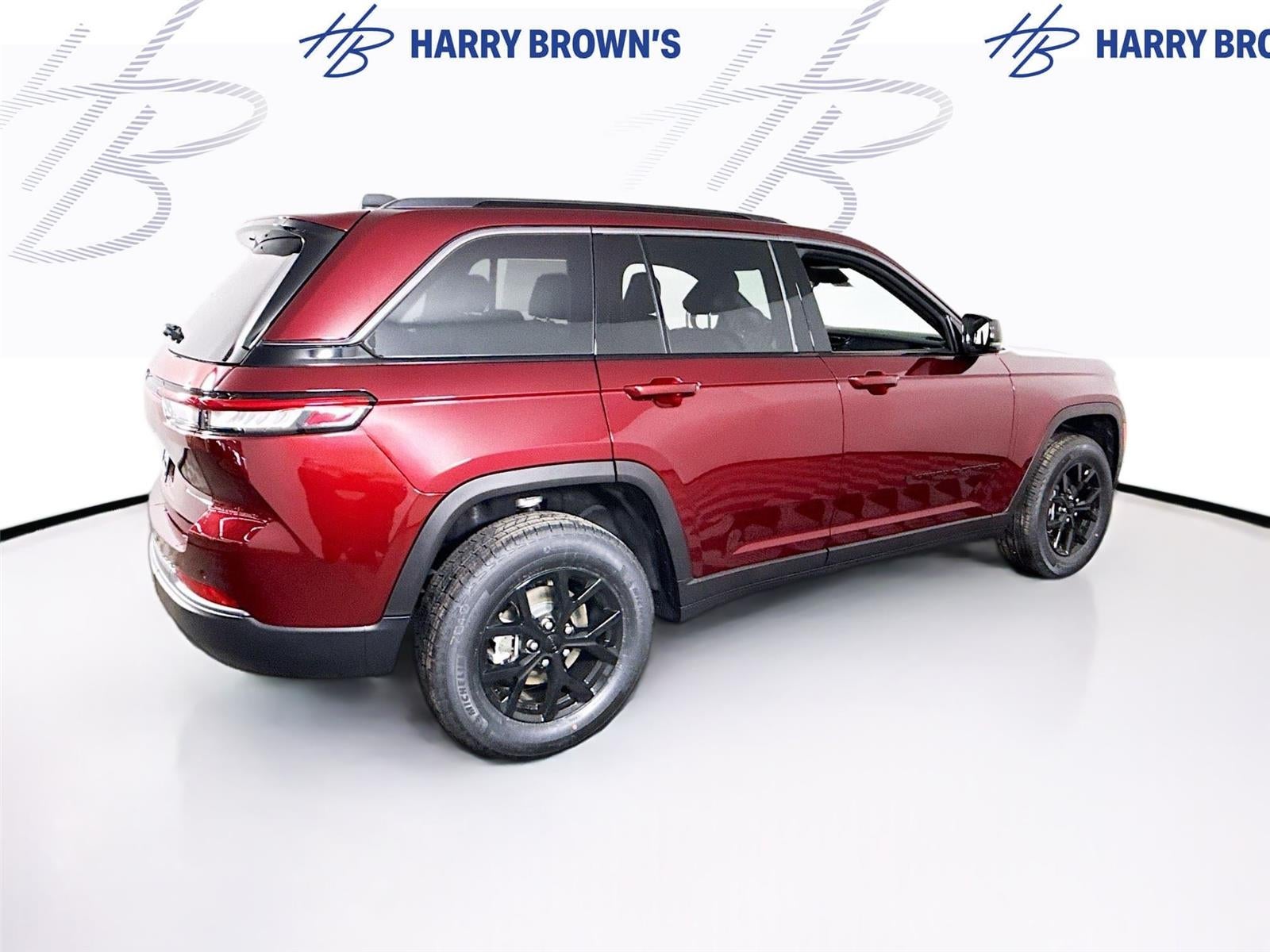 2026 Jeep Grand Cherokee Laredo Altitude