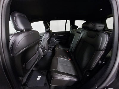 2026 Jeep Grand Cherokee Laredo Altitude