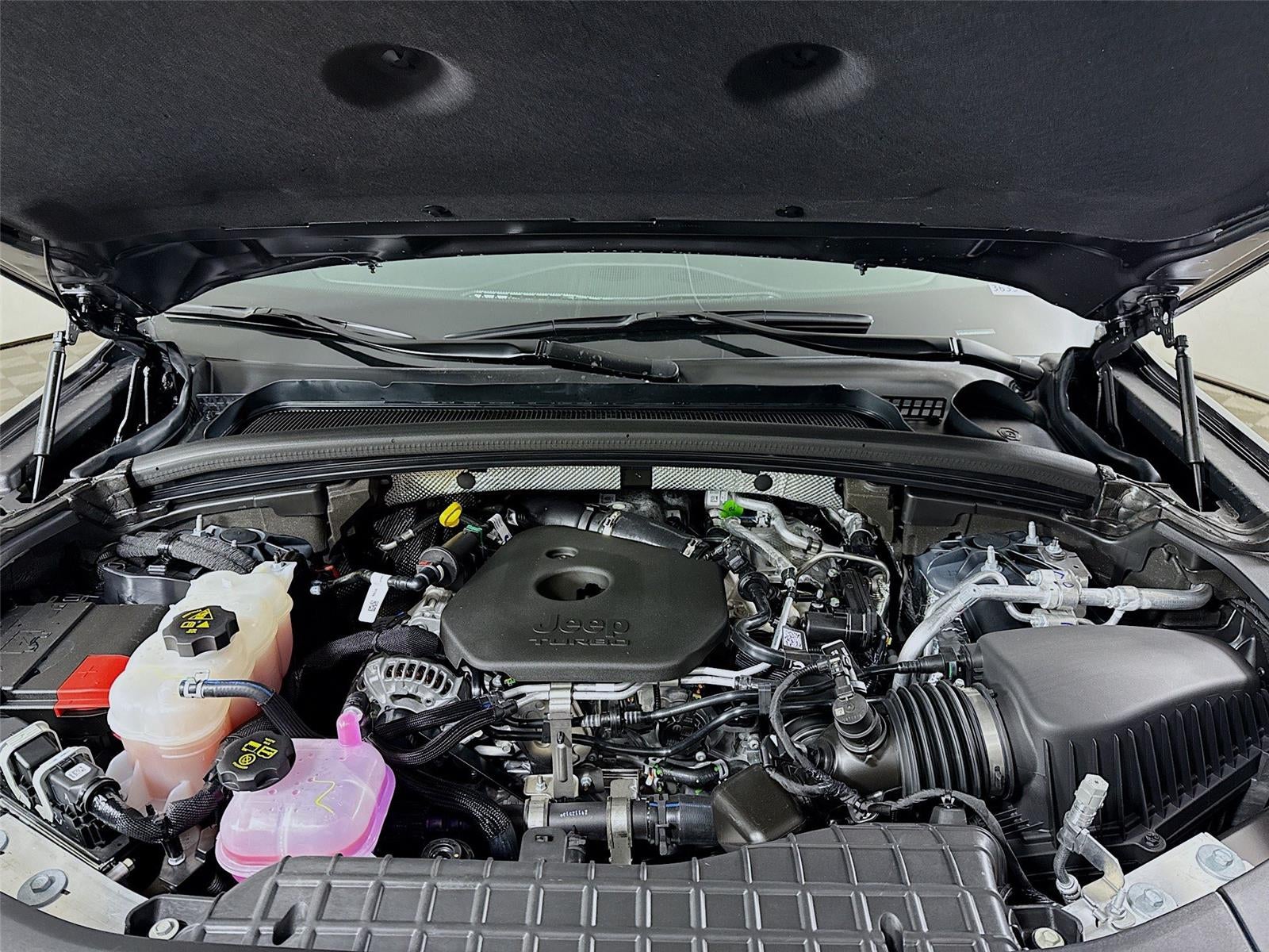 2026 Jeep Grand Cherokee Laredo Altitude