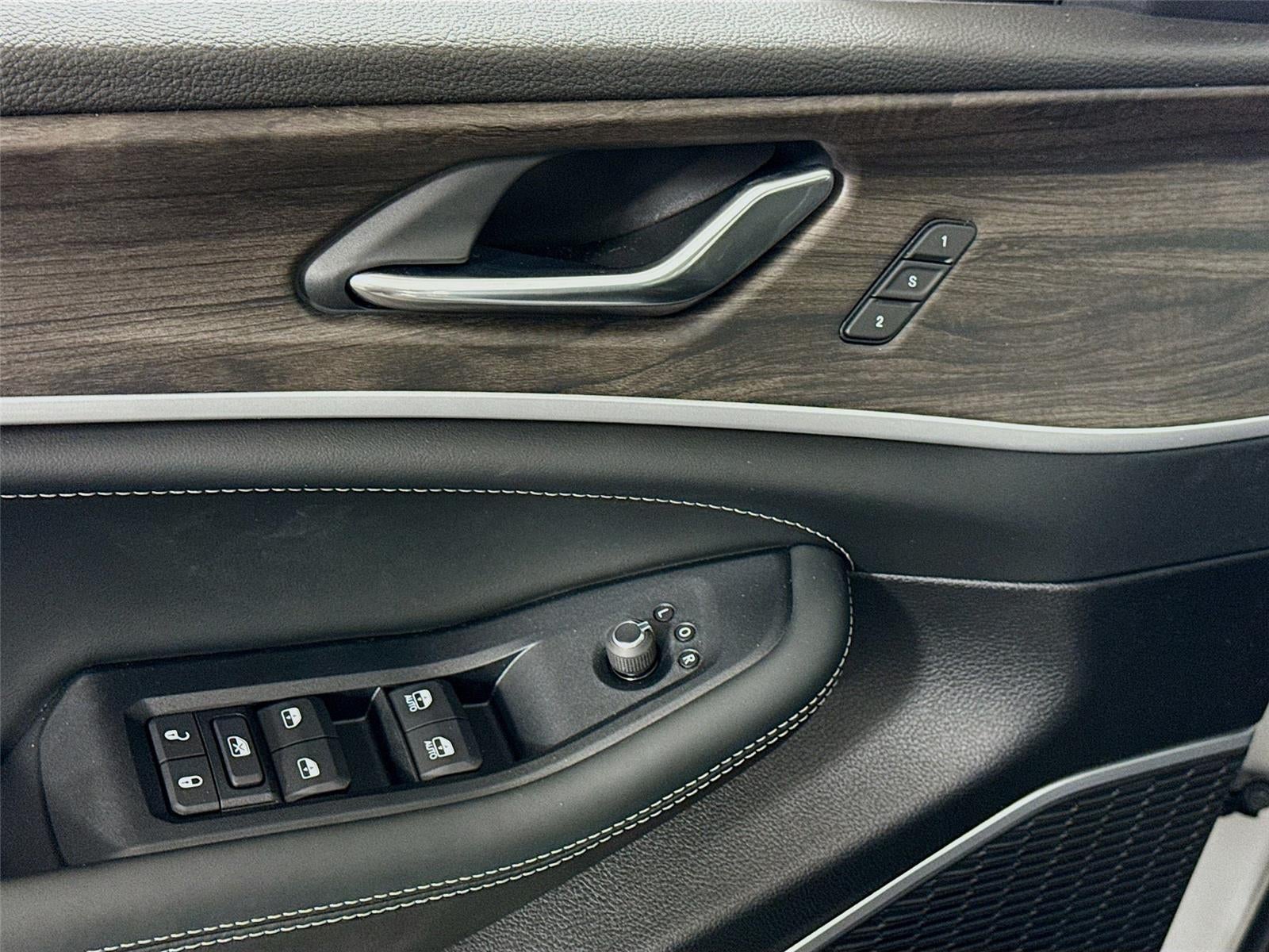 2026 Jeep Grand Cherokee Limited Reserve