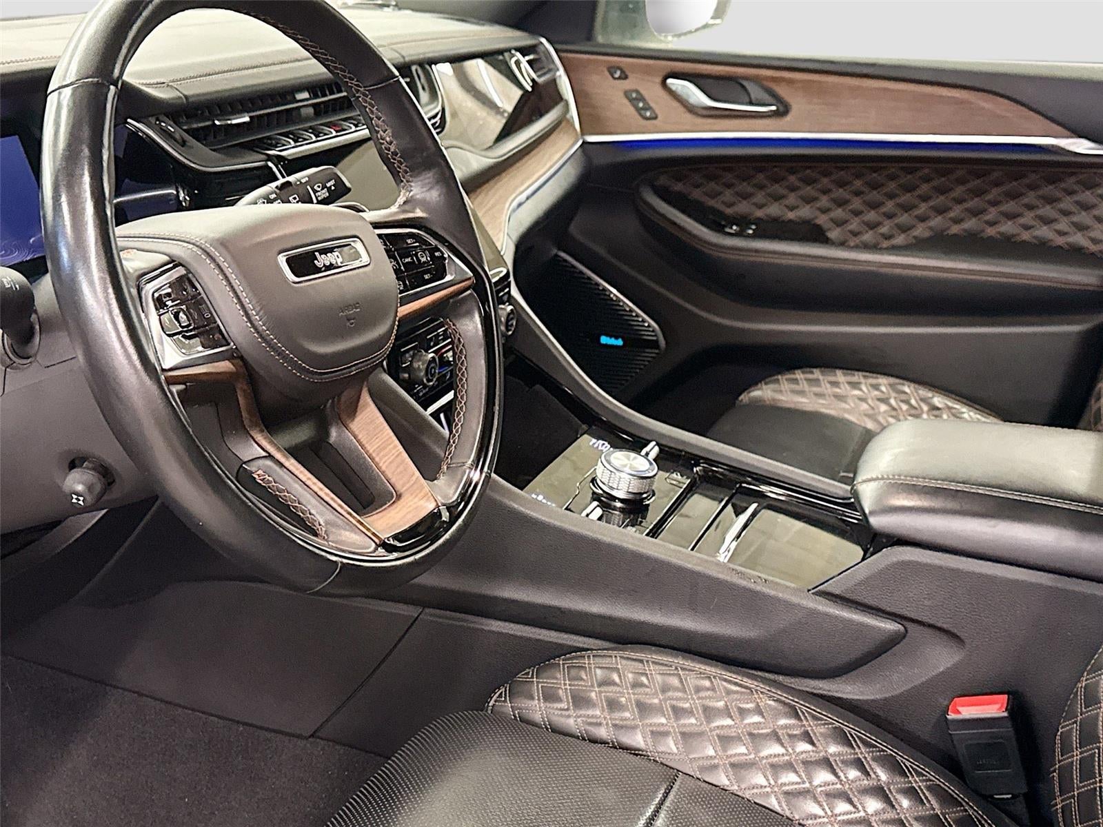 2022 Jeep Grand Cherokee Summit
