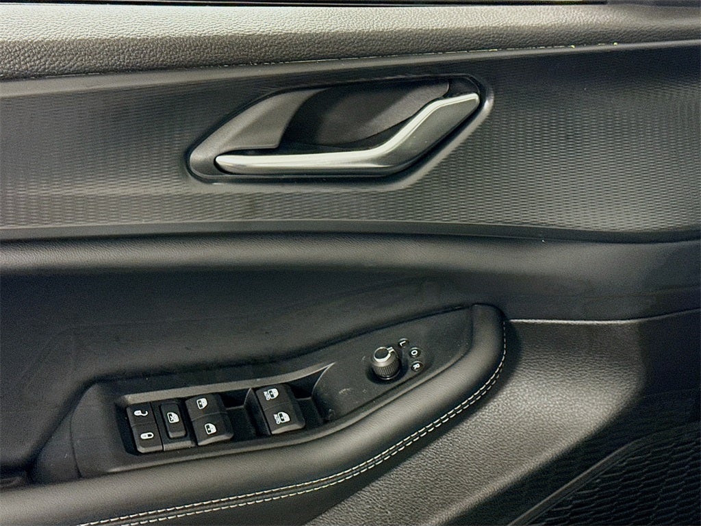 2025 Jeep Grand Cherokee L Base