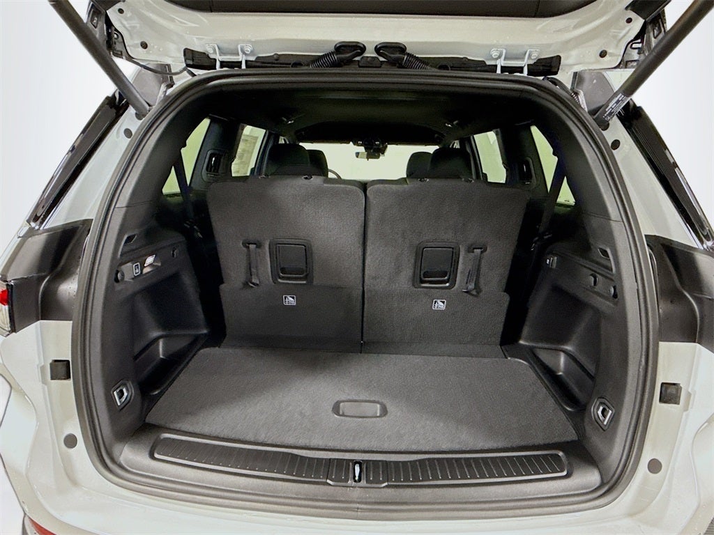 2025 Jeep Grand Cherokee L Base