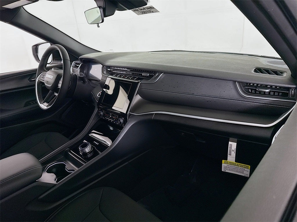 2025 Jeep Grand Cherokee L Base