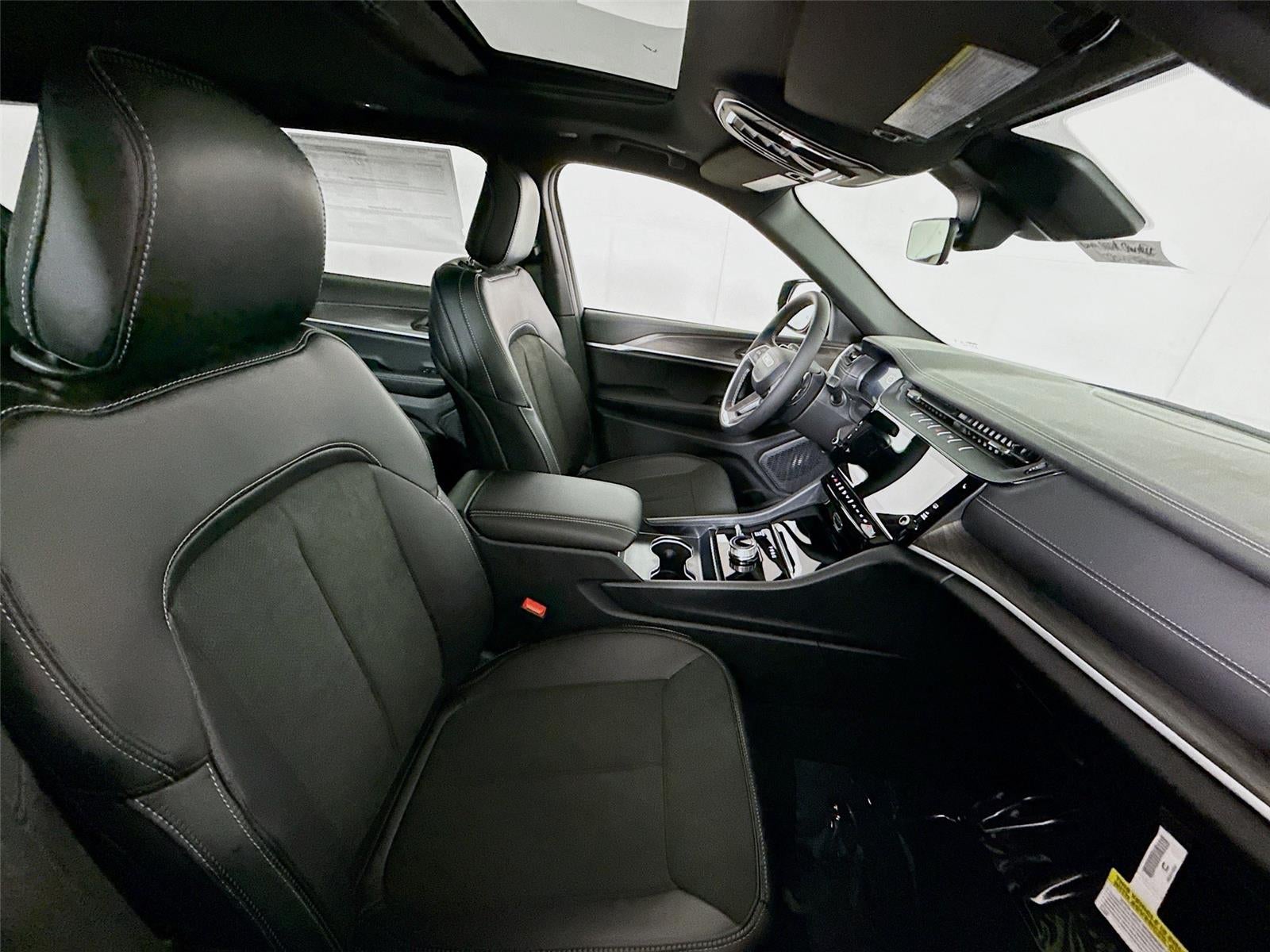 2026 Jeep Grand Cherokee L Laredo Altitude