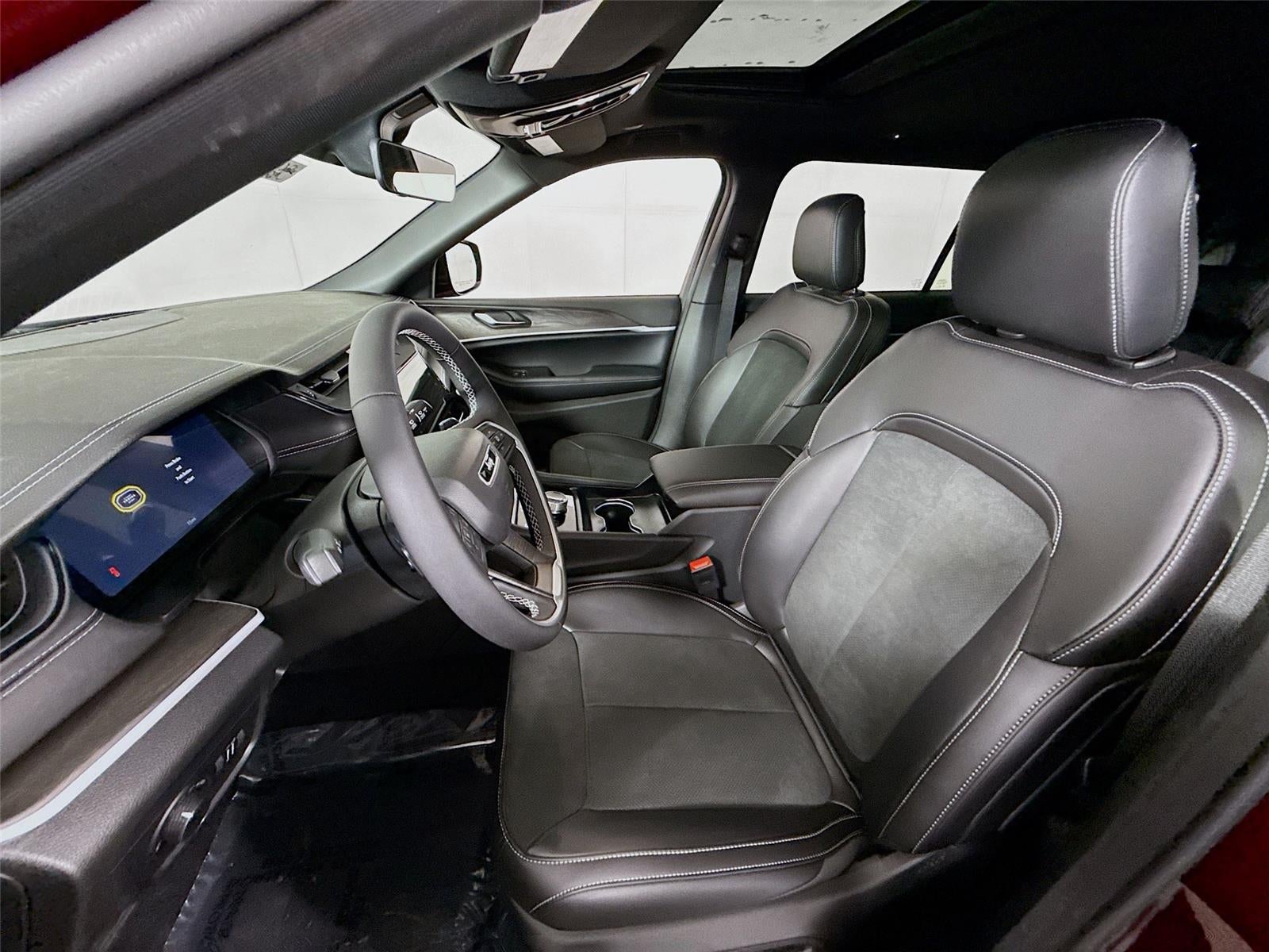 2026 Jeep Grand Cherokee L Laredo Altitude