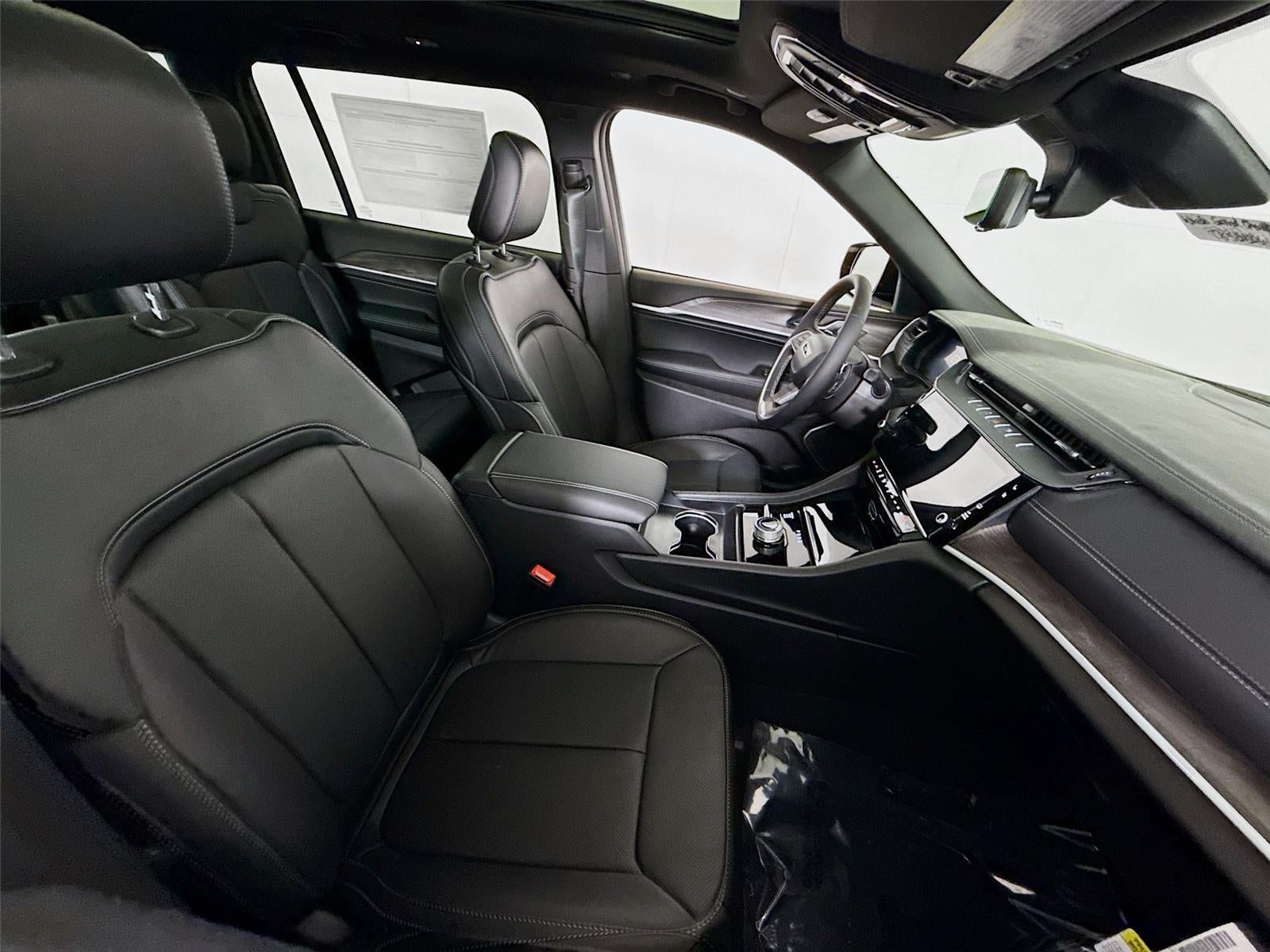 2026 Jeep Grand Cherokee Limited Reserve