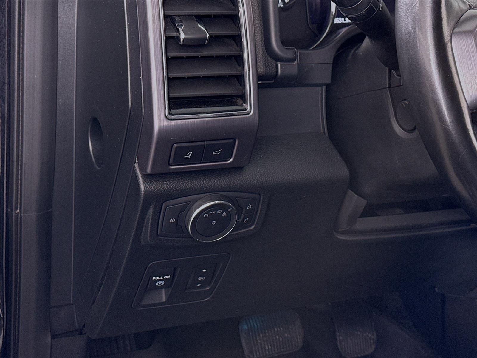 2019 Ford EXPEDITION Base