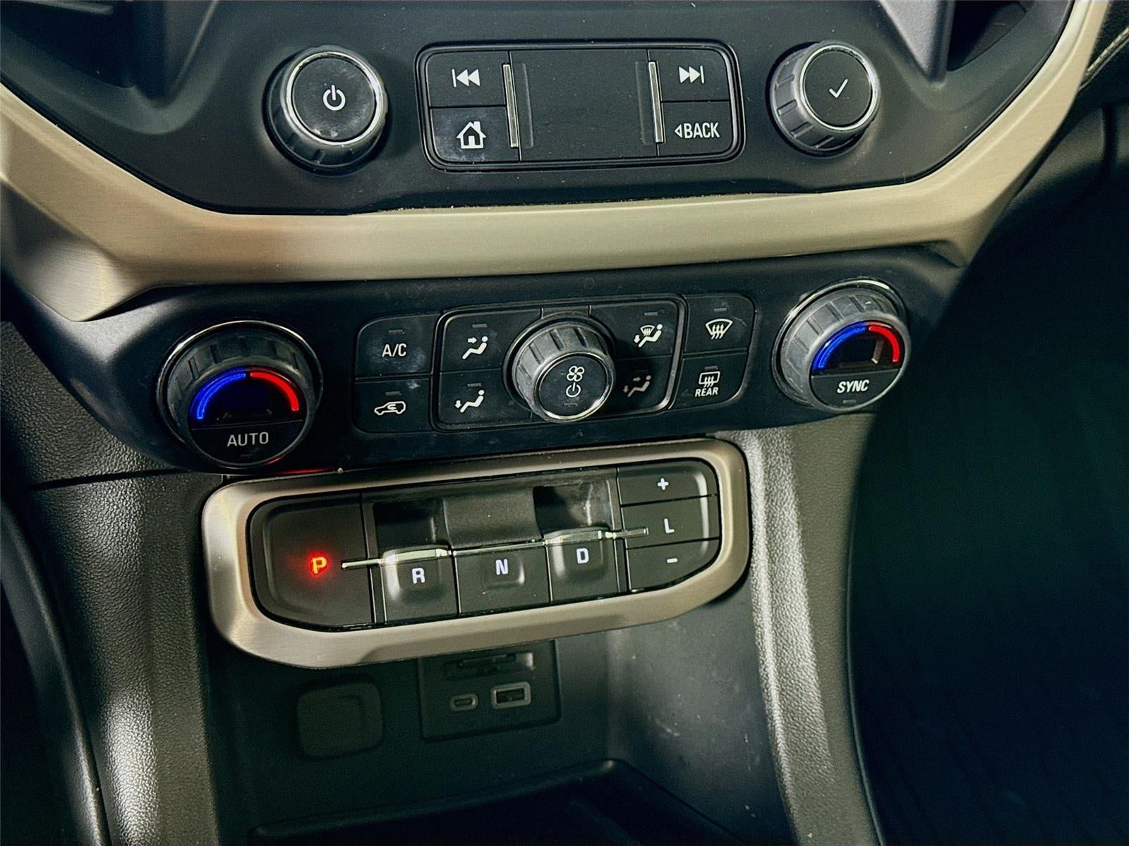 2022 GMC Acadia Denali