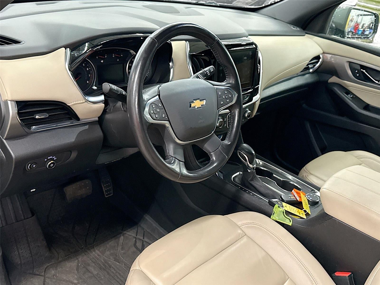 2022 Chevrolet Traverse LT Leather