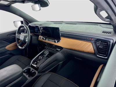 2025 GMC Canyon 4WD AT4