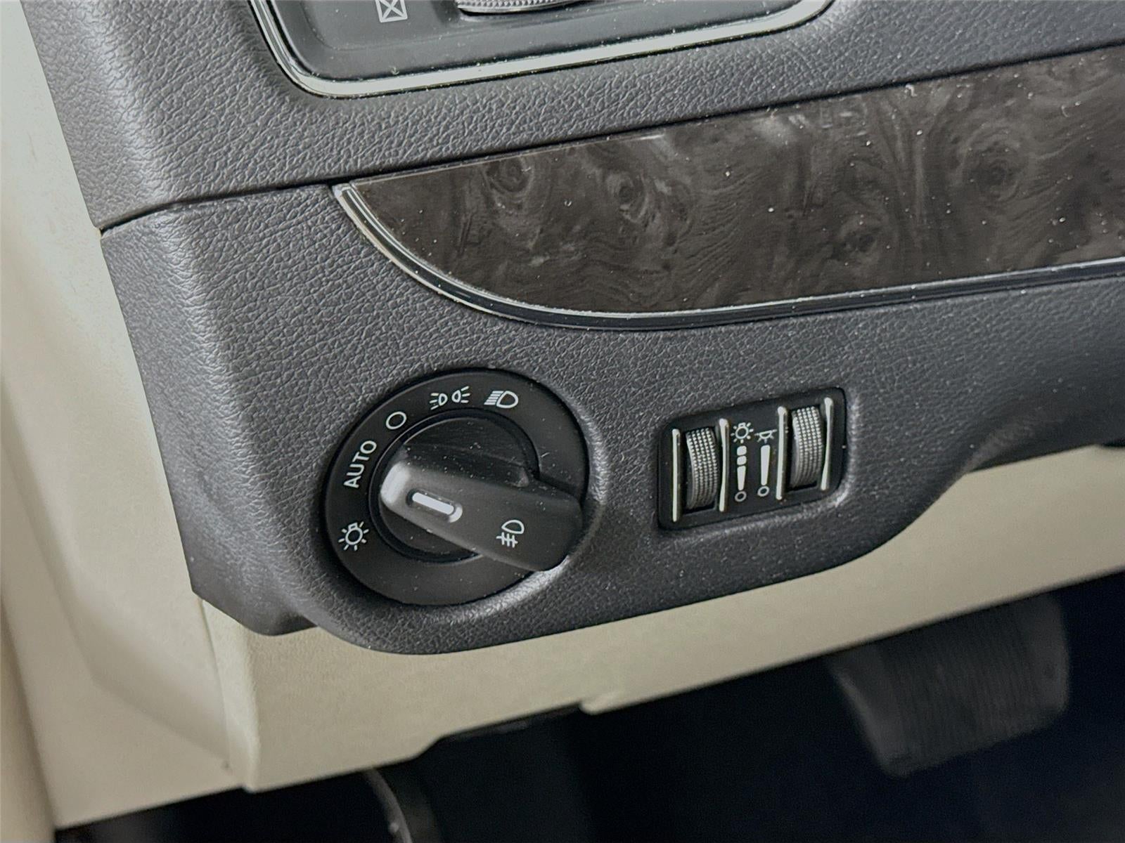2011 Chrysler Town & Country Touring