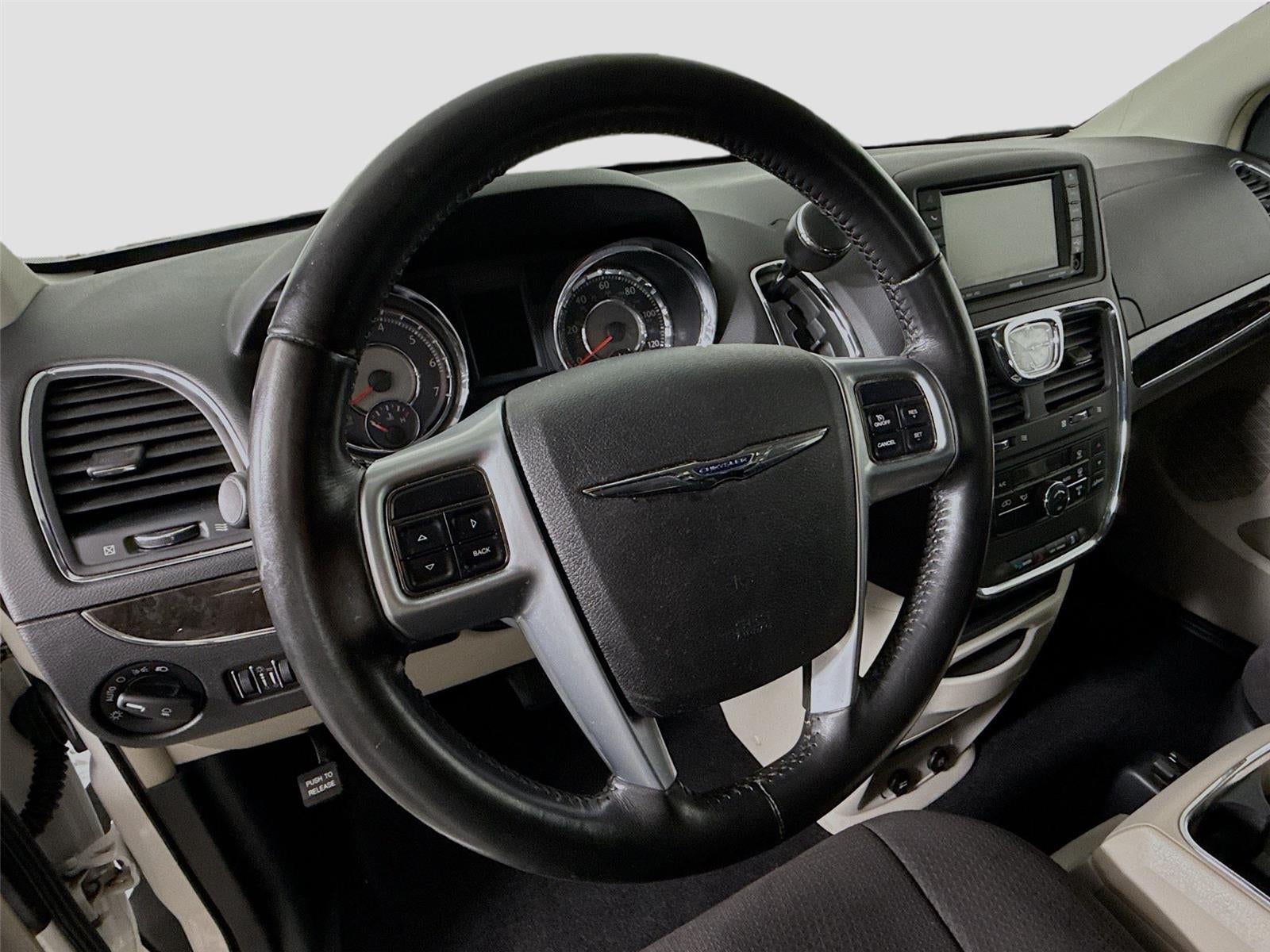 2011 Chrysler Town & Country Touring