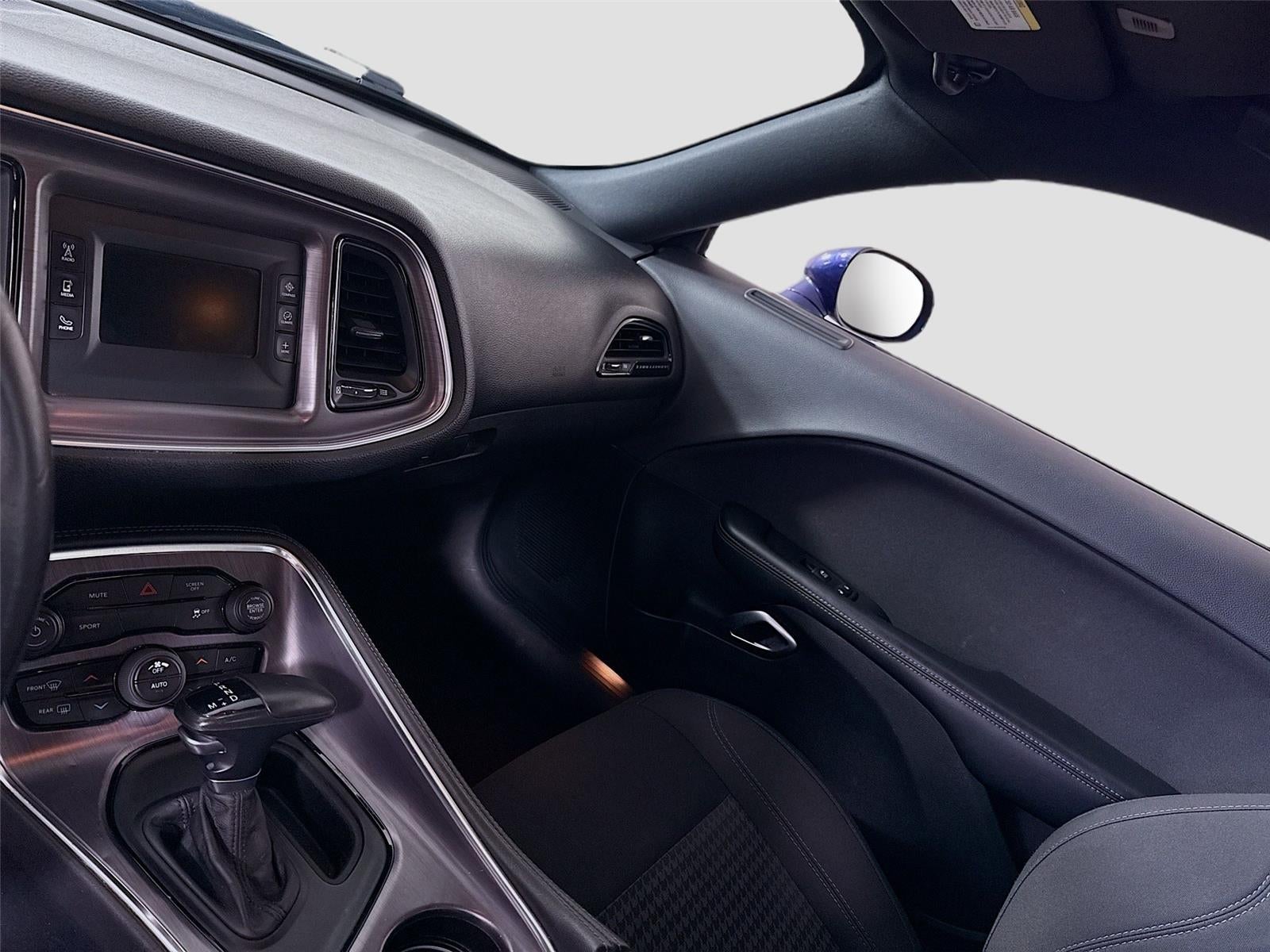 2017 Dodge Challenger SXT