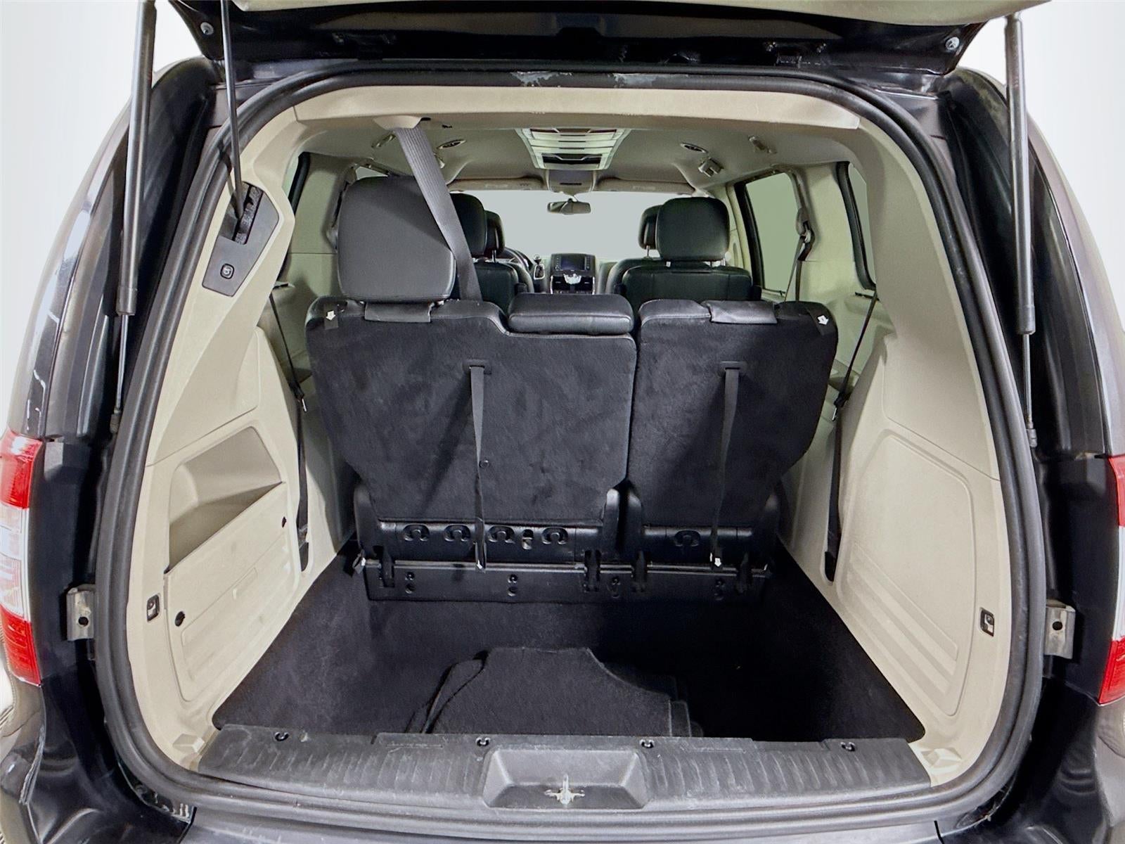 2016 Chrysler Town & Country Touring