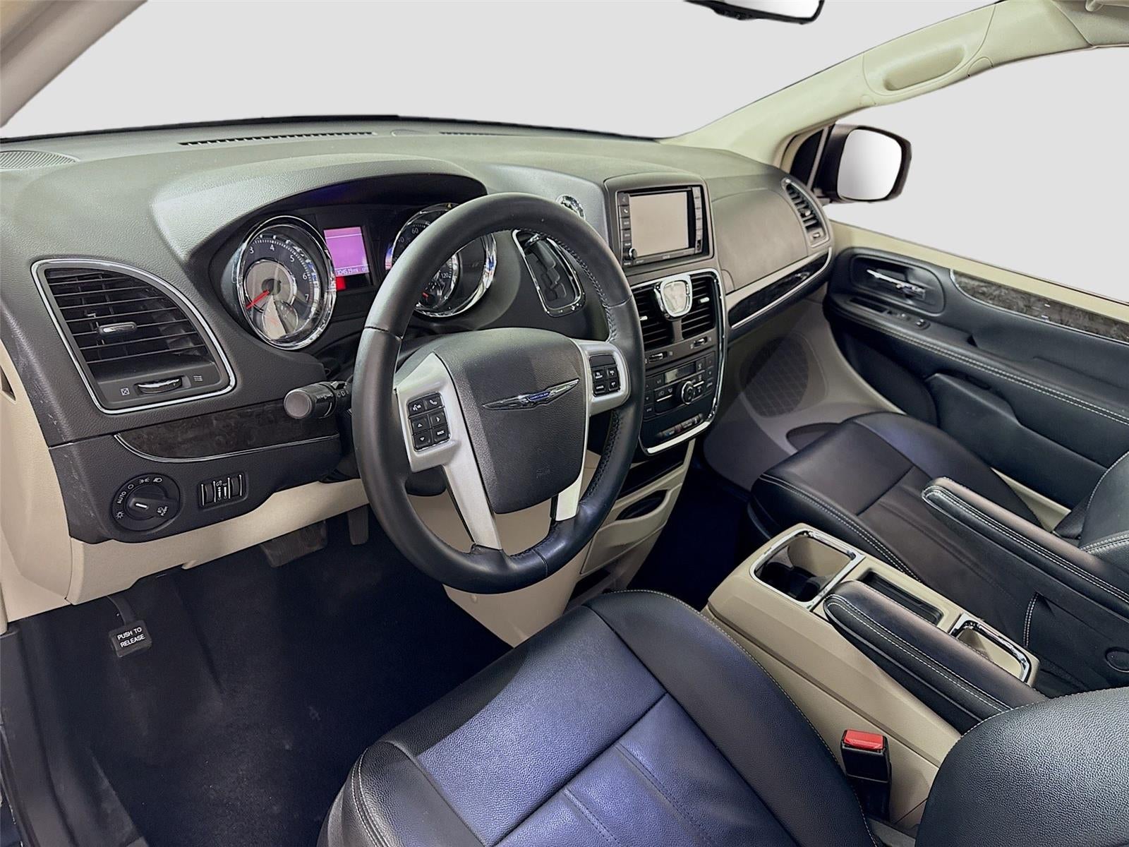 2016 Chrysler Town & Country Touring