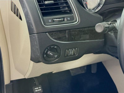 2016 Chrysler Town & Country Touring