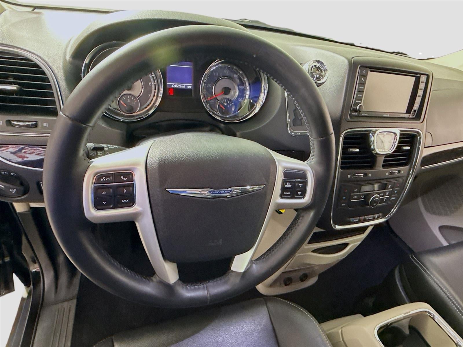 2016 Chrysler Town & Country Touring