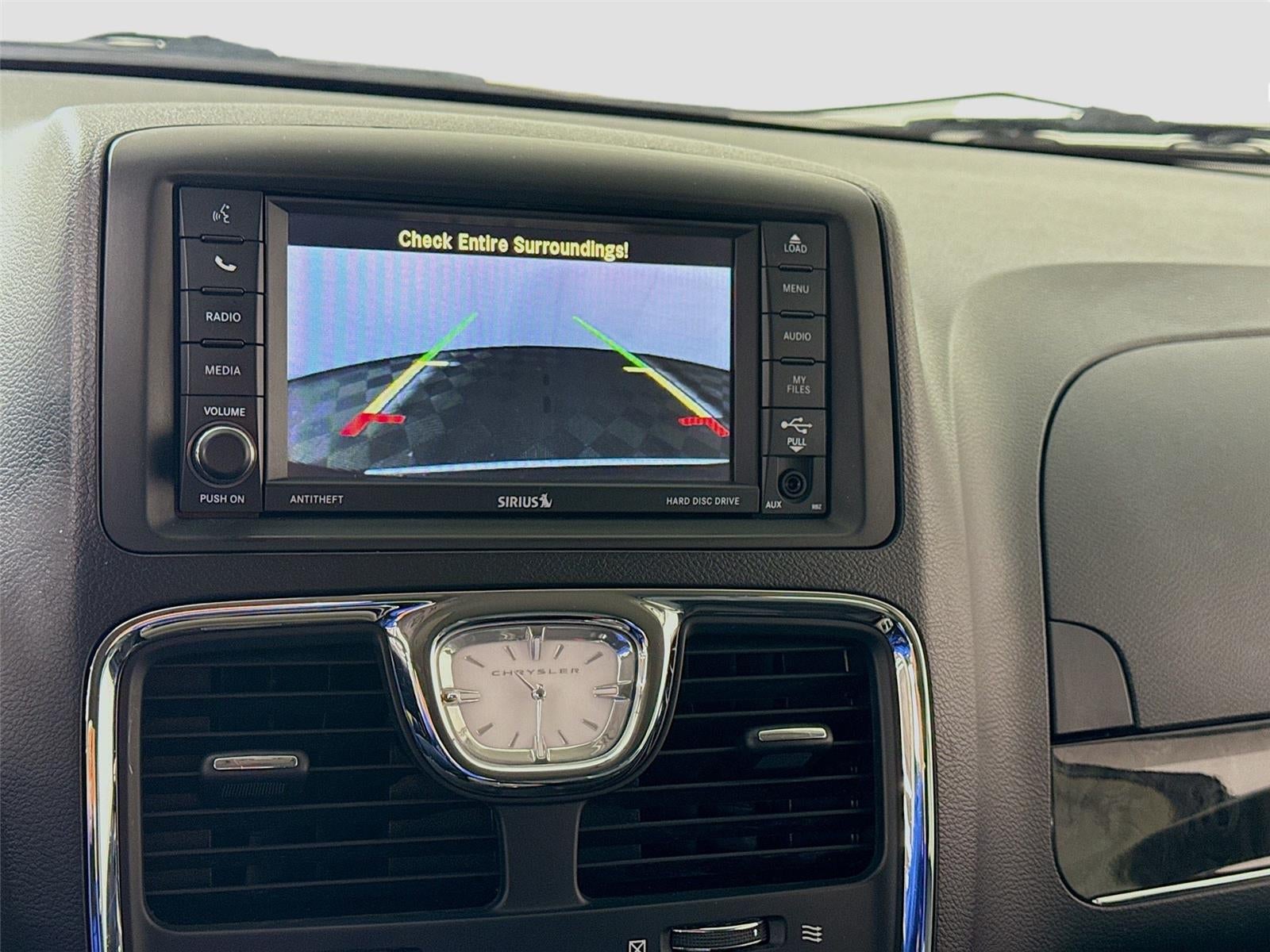 2016 Chrysler Town & Country Touring