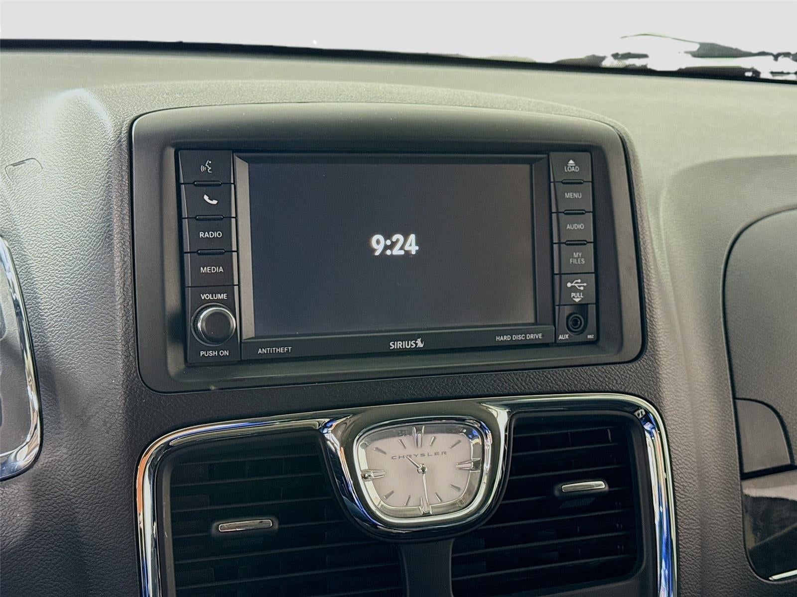 2016 Chrysler Town & Country Touring