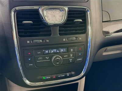 2016 Chrysler Town & Country Touring