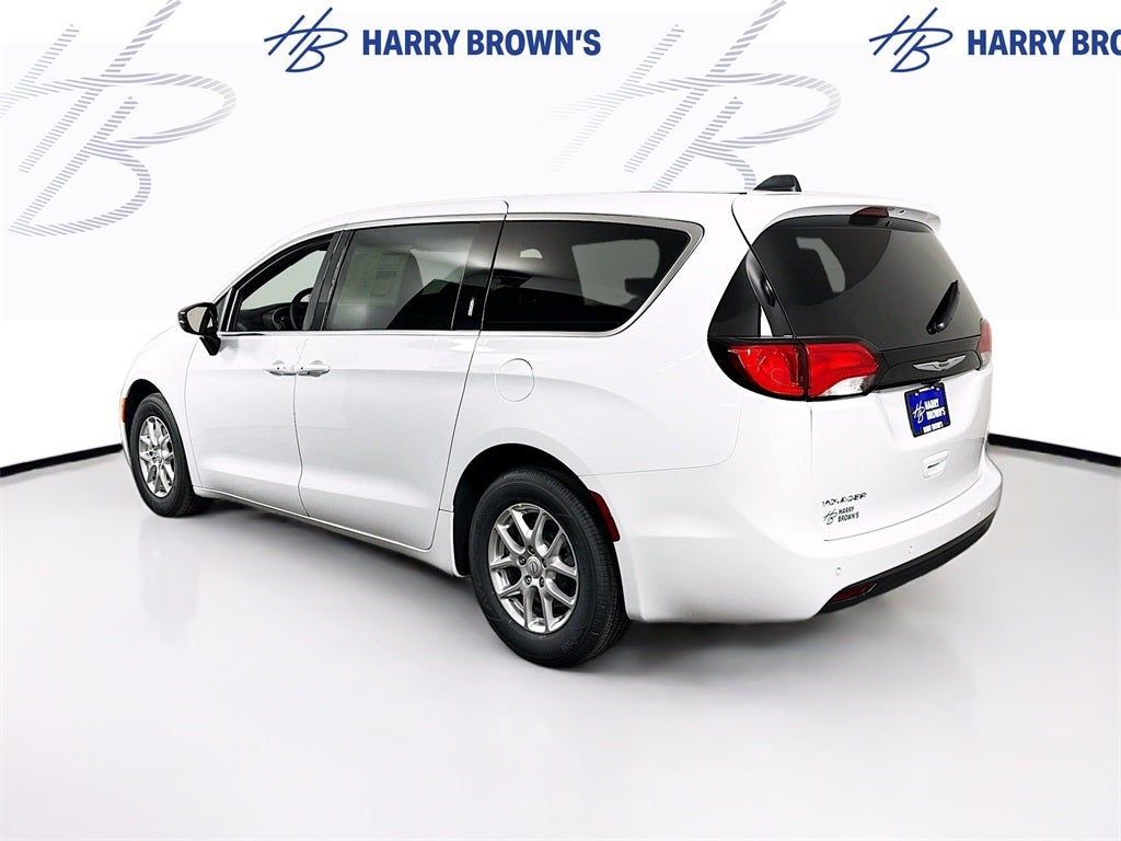 2026 Chrysler Voyager LX