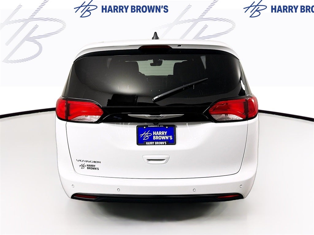 2026 Chrysler Voyager LX