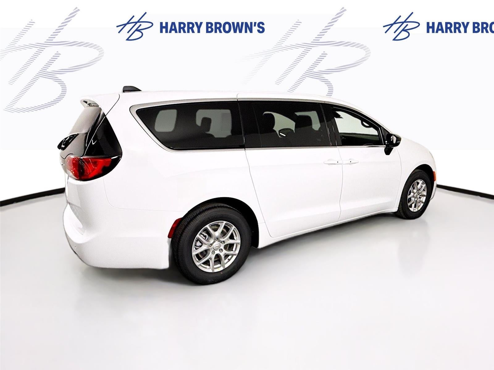 2026 Chrysler Voyager LX