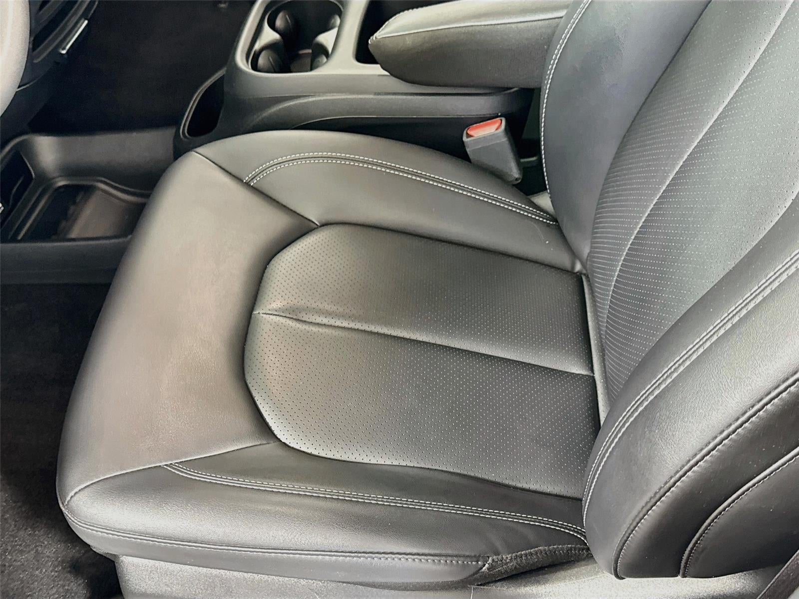 2025 Chrysler Pacifica Hybrid Hybrid Select