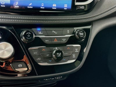 2025 Chrysler Pacifica Hybrid Hybrid Select