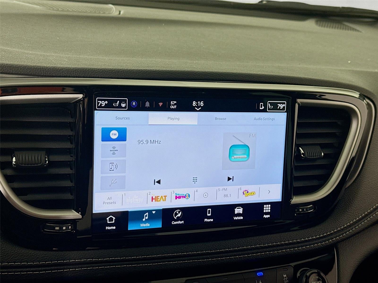 2026 Chrysler Pacifica Select