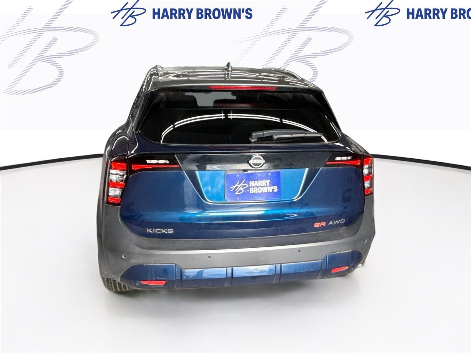 2025 Nissan Kicks SR