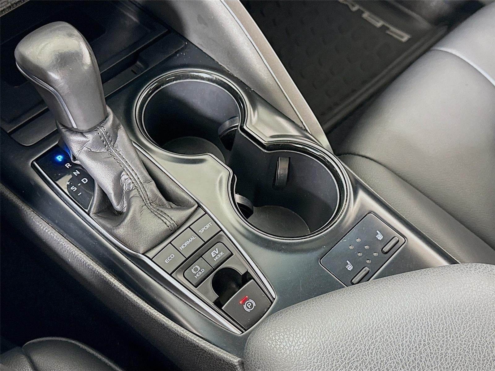 2018 Toyota Camry Hybrid Hybrid SE