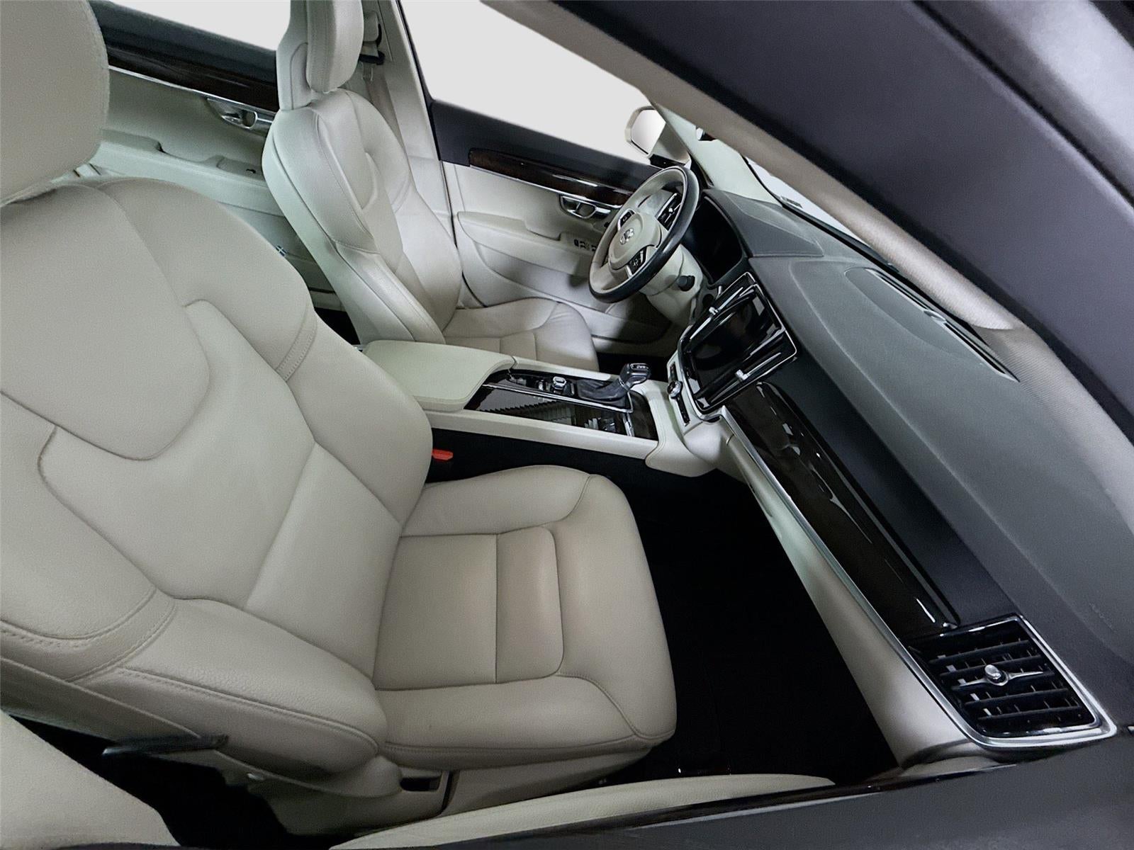 2018 Volvo S90 Momentum