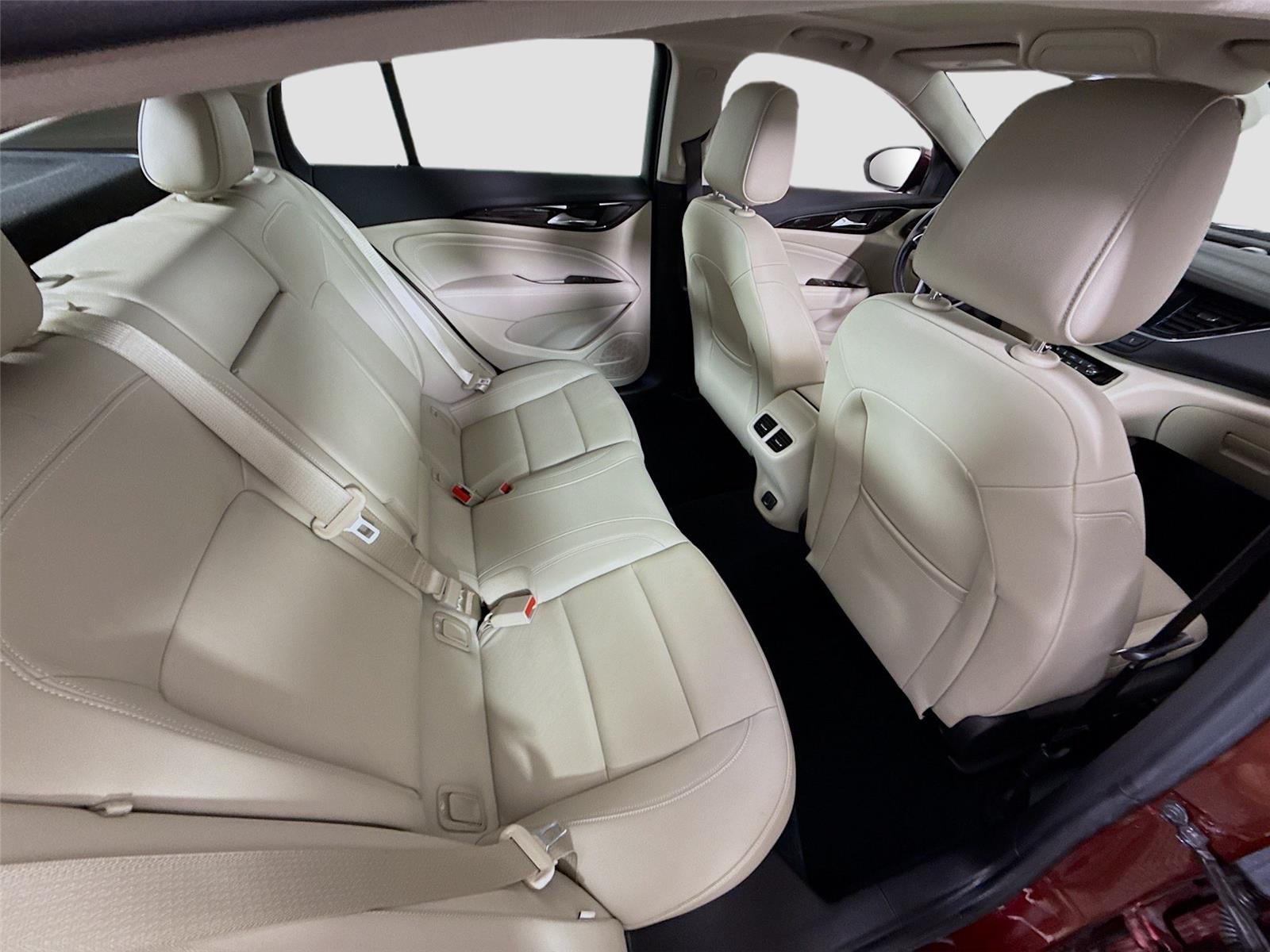 2018 Buick Regal Sportback Essence