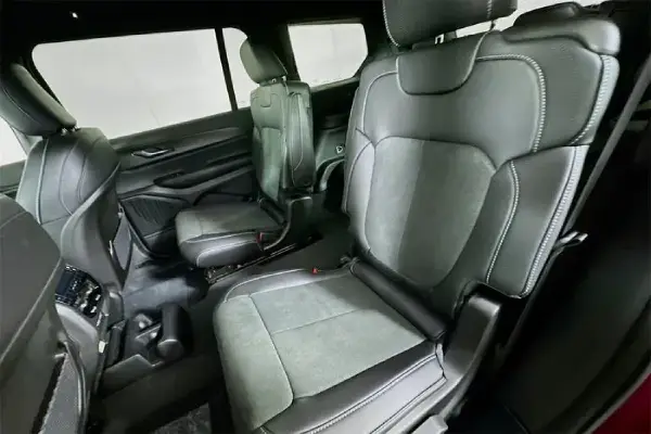 2025 Jeep Grand Cherokee L Backseat