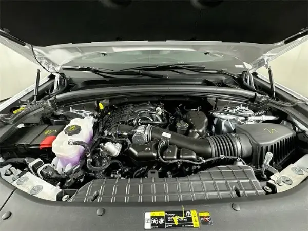 2025 Jeep Grand Cherokee Engine