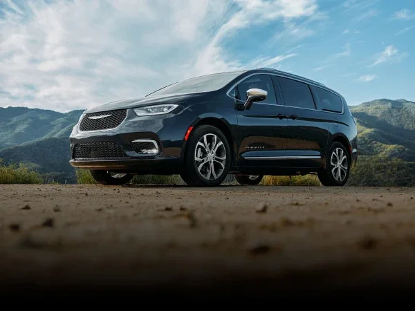 2026 Chrysler Pacifica Outdoor exterior front view