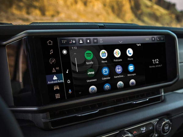 2026 Jeep Wrangler Apple CarPlay